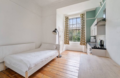 Clifton House | Standard Single Room with Shared Bathroom
