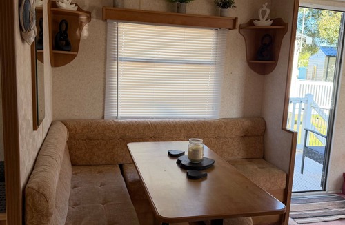 Clacton-on-Sea Cabin | Static Caravan Sleeps 8 with Indoor Pool