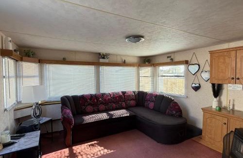 Clacton-on-Sea House | Static Caravan Sleeps 8 with Indoor Pool