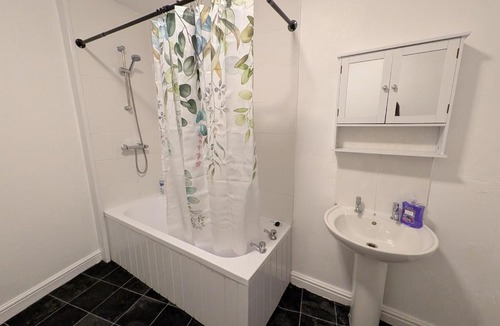 Doncaster House | Stay Sleep Rest - Cranbrook