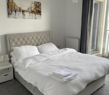 Peterborough House | Stay with Chackson