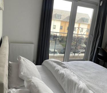 Peterborough House | Stay with Chackson