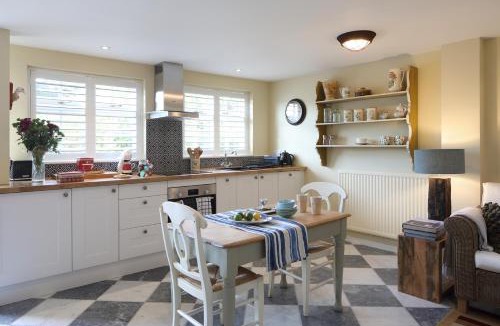 Redbrook Apartment | Steeple View - Romantic Wye Valley Country House Studio Apartment - Dog Friendly