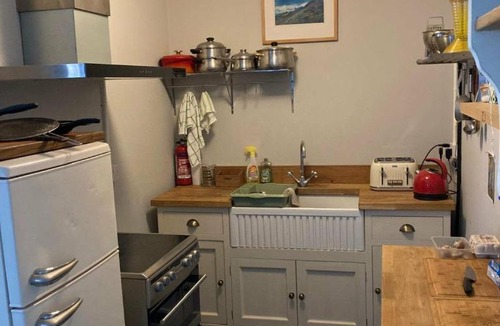Todmorden Apartment | Step-free modern central apartment