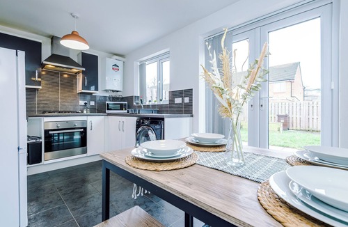 Chorlton-on-Medlock House | Steps from O2 Apollo & Oxford Road