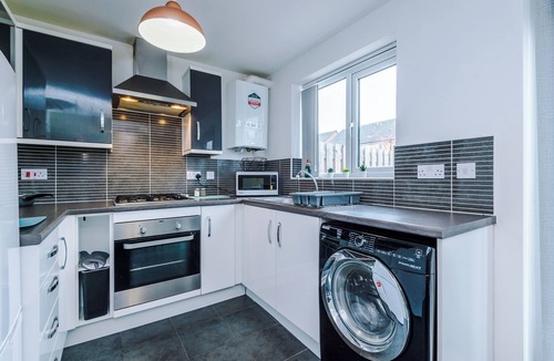 Chorlton-on-Medlock House | Steps from O2 Apollo & Oxford Road