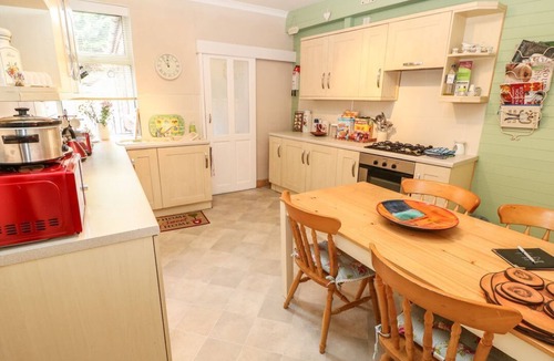 Worksop House | Stevenson's Place Retreat in Bakestone Moor