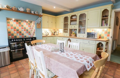 Beattock Cottage | Strathannan: A Charming Retreat