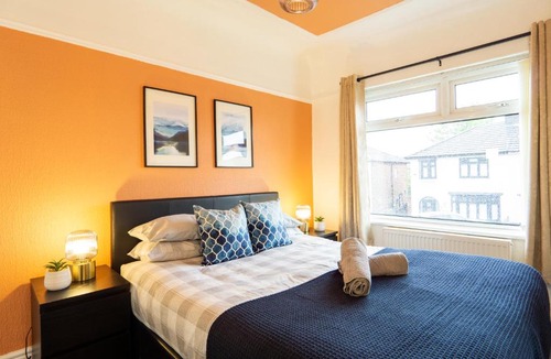Hunts Cross Apartment | Strawberry Fields House - Air Host & Stay - 3 Bedroom
