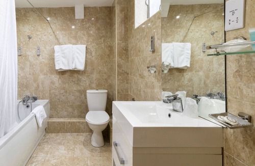 Luton Hotel | Stuart Hotel