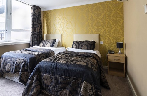 Luton Hotel | Stuart Hotel