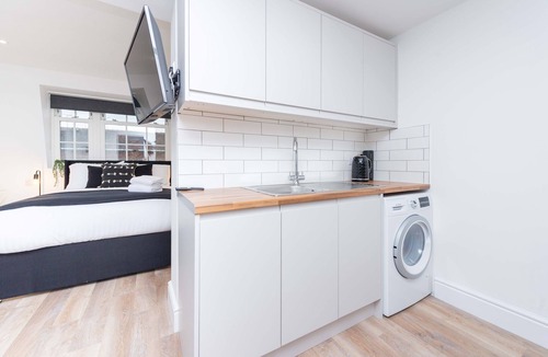 Shrewsbury Apartment | Studio 3 Third Floor with Roof Terrace in Shrewsbury