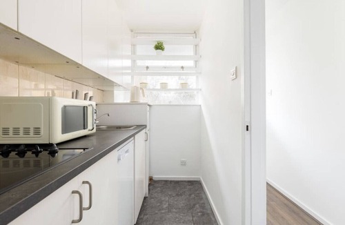 Warwick Apartment | Studio Flat in Pimlico
