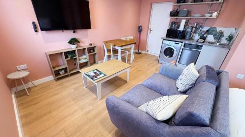 Horfield Apartment | Studio Flat in Seymour Road
