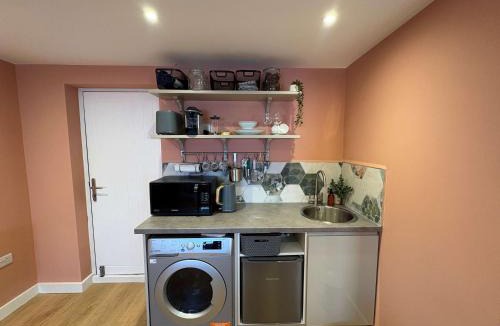 Horfield Apartment | Studio Flat in Seymour Road
