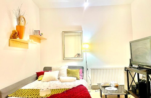 Edgware Apartment | Studio