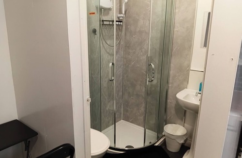 Oldbury Apartment | Studio Sleeps 2 With Parking