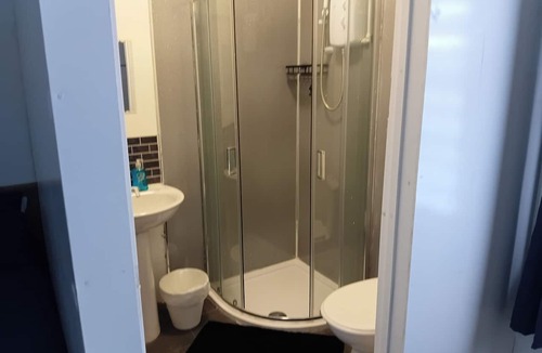Oldbury Apartment | Studio Sleeps 2 With Parking