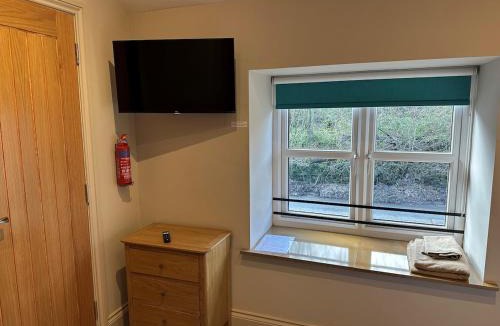 Hollow Meadows Apartment | Studio suite - Room 1