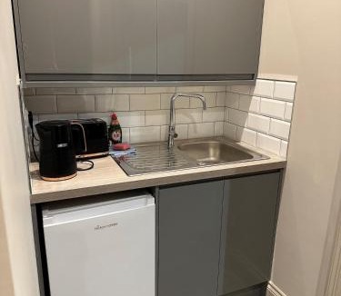 Hollow Meadows Apartment | Studio suite - Room 1