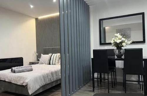 Mayesbrook Apartment | Studio T