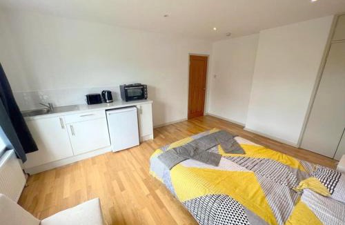 Sutton South House | Studio (Triple) in Sutton