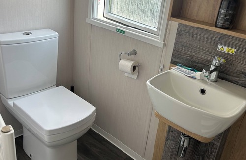 Pagham House | Stunning 3 bedroom static caravan on Haven Church farm. Church lane Pagham