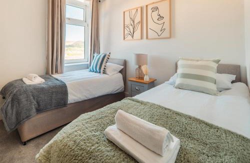 Stubbins House | Stunning 6Bed Cottage- Town Centre- Free Parking