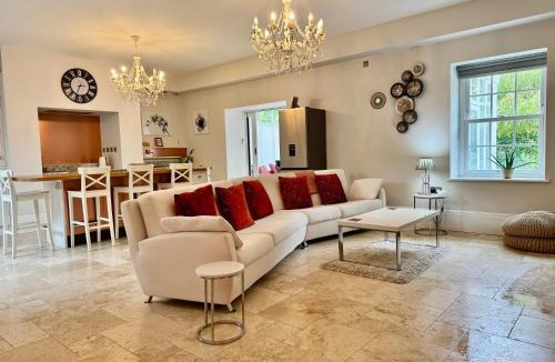 Holworth House | Stunning and luxurious Manor House holiday home