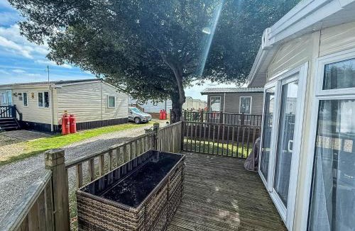 Corton House | Stunning Caravan With Decking At Azure Seas In Suffolk Ref 32055Az