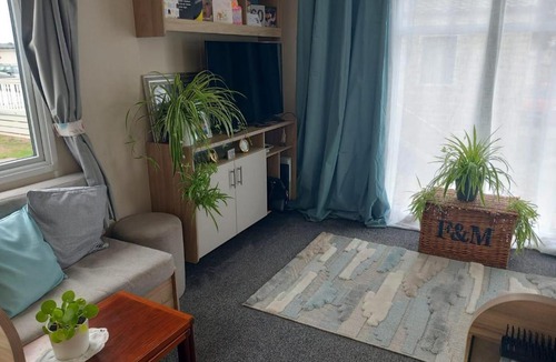 Netley House | Stunning Caravan With Decking At Solent Breeze In Hampshire Ref 38088Sb