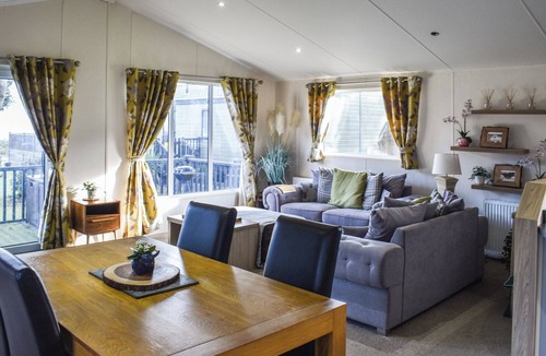 Corton Cottage | Stunning Cliff Top Cottage - UK48809