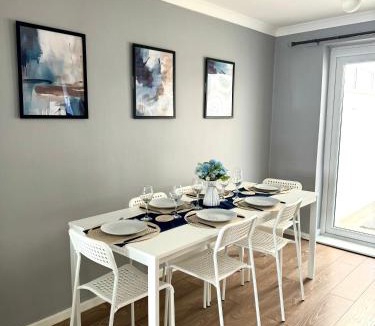 Bootle House | Stunning Open Plan 3 Bed House - Driveway & Garden