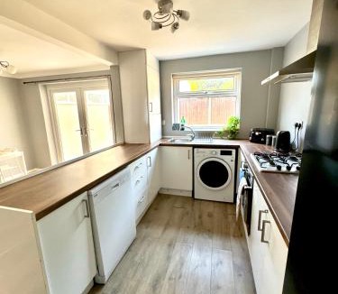 Bootle House | Stunning Open Plan 3 Bed House - Driveway & Garden