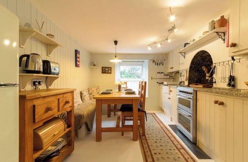 Gorran Haven House | Stunning private villa for 6 guests with WIFI and TV