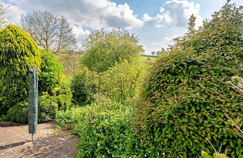 Batcombe House | Stunning villa for 5 guests with WIFI and pets allowed