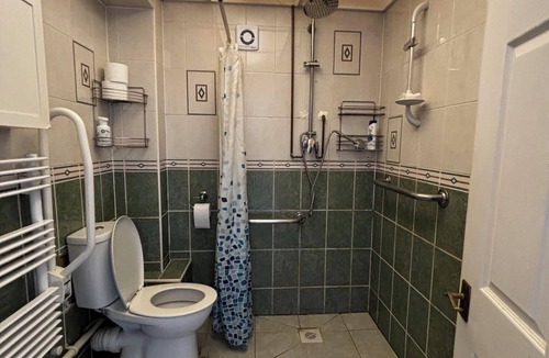 Stone Apartment | Stylisg retreat with private entrance, minutes from blue water.Free parking