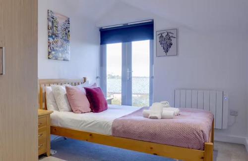 Cambridge Apartment | Stylish and Modern Flat with Free Parking - Pass the Keys