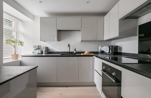 Mabe Apartment | Stylish apartment with parking | Flat 2 Mill House