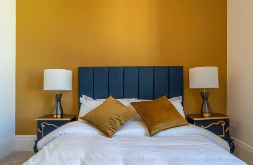 Herne Bay Apartment | Stylish Beachfront Luxury Apartment, Sweeping Ocean Views and Log Burner