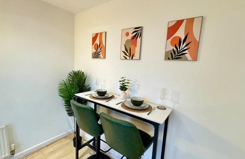 Doncaster Apartment | Stylish & Comfortable 2-Bedroom Flat in Bessacarr, Doncaster