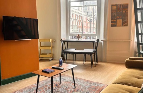 Hackney Apartment | Stylish Dalston Studio