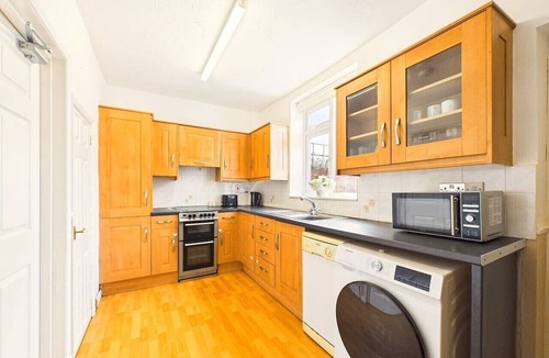 Middlesbrough House | Stylish Middlesbrough Stay | Sleeps 6 | Parking