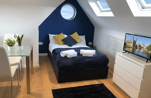 Mill Road Apartment | Stylish Studio off Vibrant Mill Rd nr Station