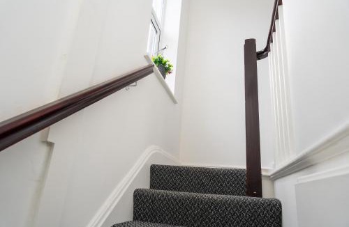 Liverpool Apartment | Stylish two bedroom flat in Woolton village