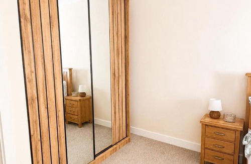 Wrexham Apartment | Stylish Wrexham City Centre 1 Bedroom Apartment Sleeps 4