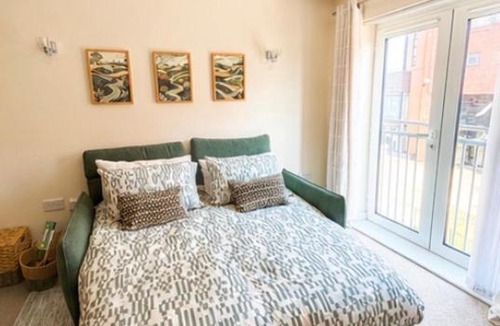 Wrexham Apartment | Stylish Wrexham City Centre 1 Bedroom Apartment Sleeps 4