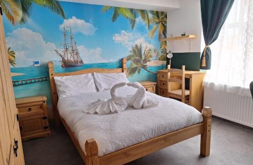 Northampton House | Sunny Waves