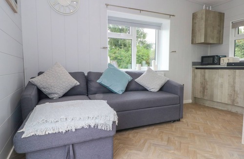 Sutton Weaver Cottage | Sutton Fields Chalet