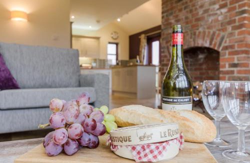 Yoxall House | Swallow Cottage - Ukc2579
